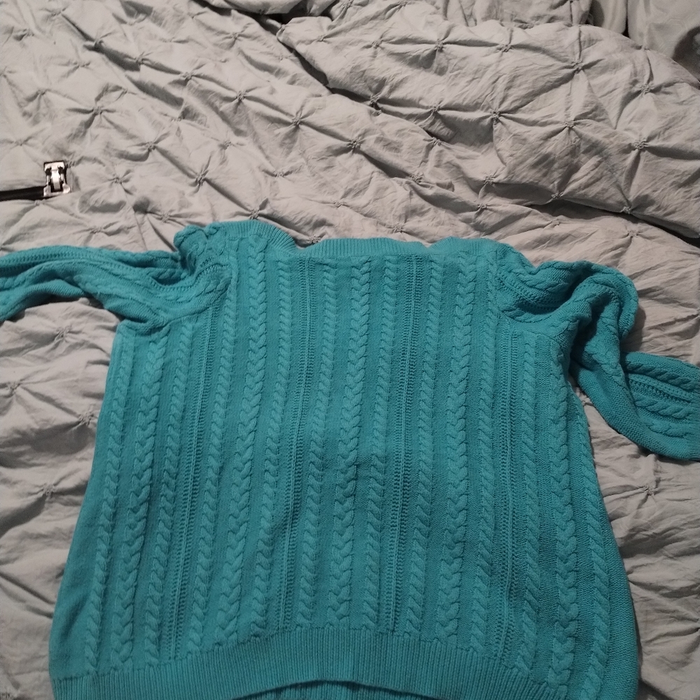 Nice turquoise Chaps sweater